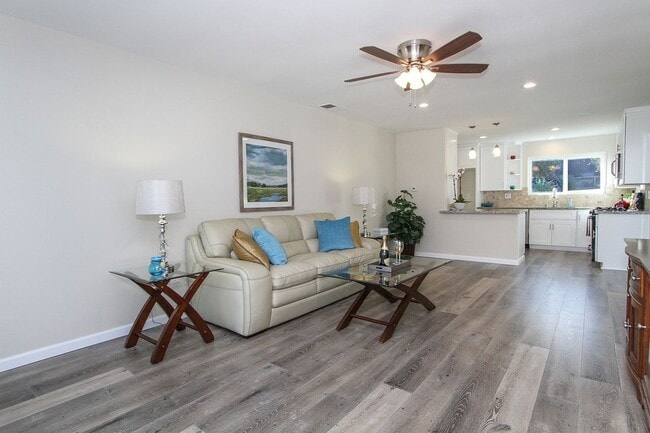 Building Photo - 1643 Peacock Blvd