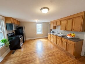 Building Photo - 2276 7th St W