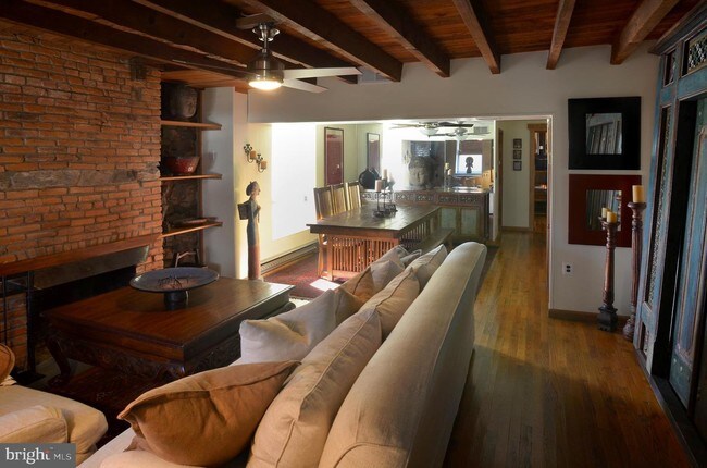 Foto del edificio - 703 FIELD St