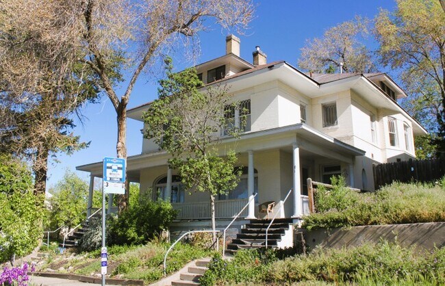 Foto del edificio - 851 E 3rd Ave