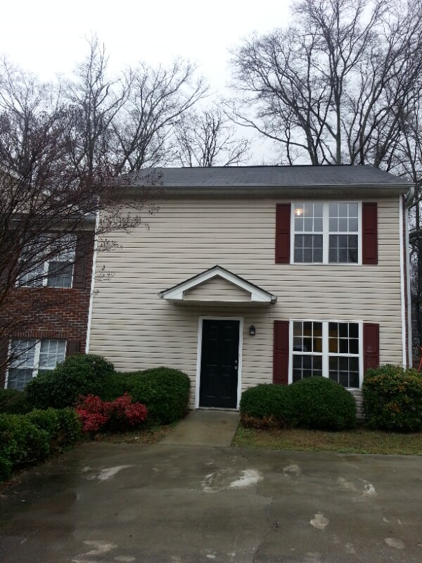 Foto principal - 8313 Max Ct