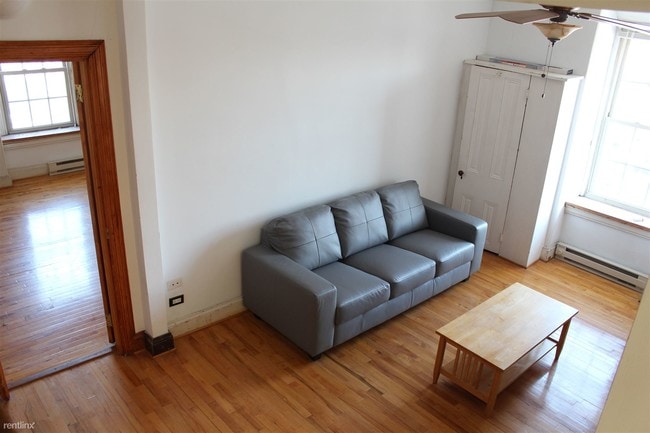 Building Photo - 2 br, 1 bath  - 111 S 42nd St #3