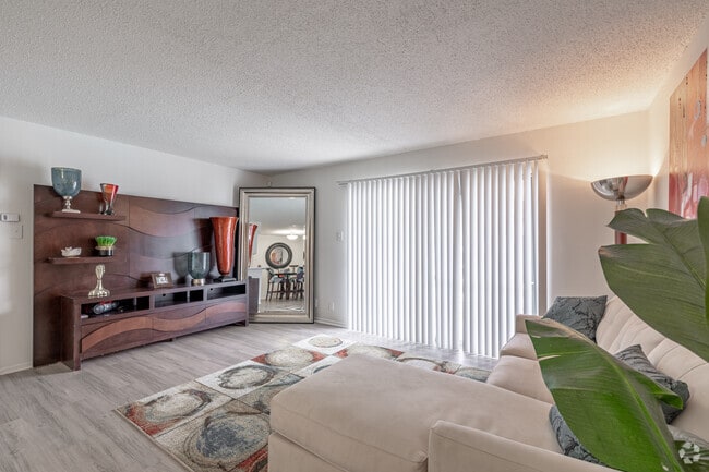 2BR, 2BA - 937 SF - Diamond Ridge