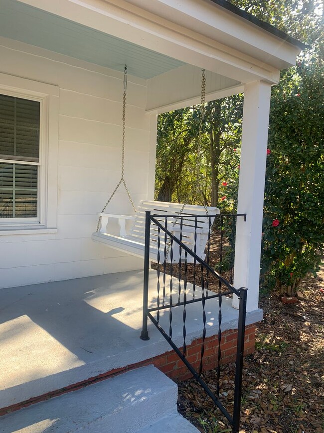 Foto del edificio - Beautiful Remodeled Cottage