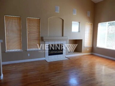 Foto del edificio - 12136 Gold Bluff Ln