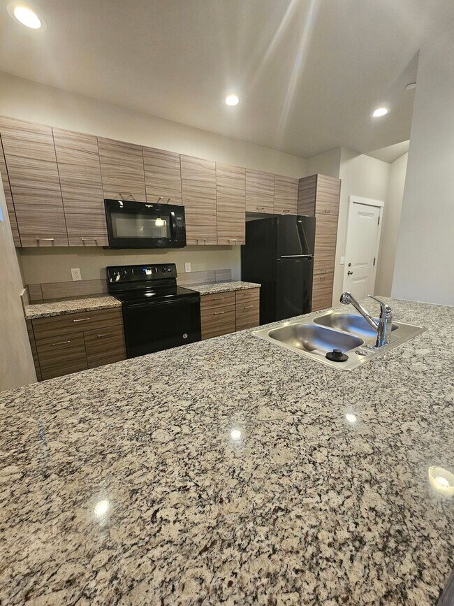 Foto del edificio - Maddyn B