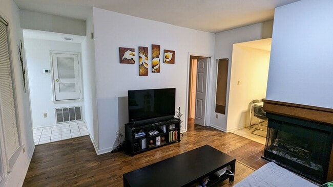Building Photo - 2529 Rio Grande