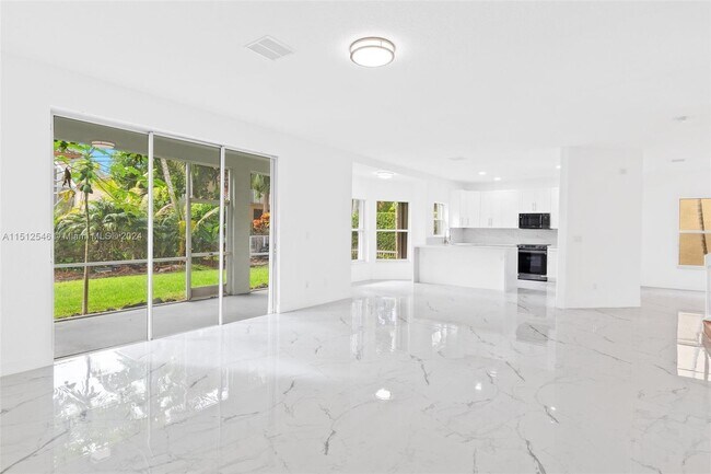 Foto del edificio - 15842 SW 14th St