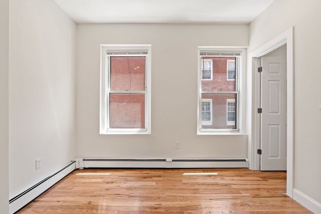Building Photo - 159 Salem St