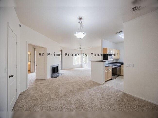 Building Photo - 1411 E Orangewood Ave
