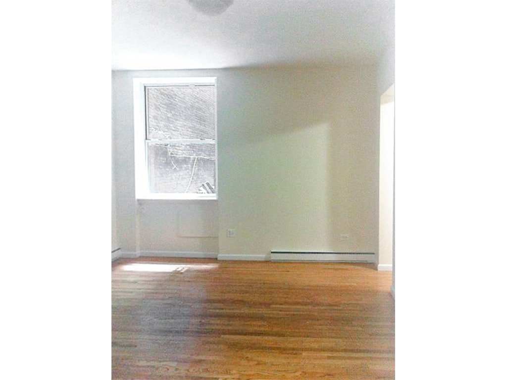 Building Photo - 46 W 73rd St