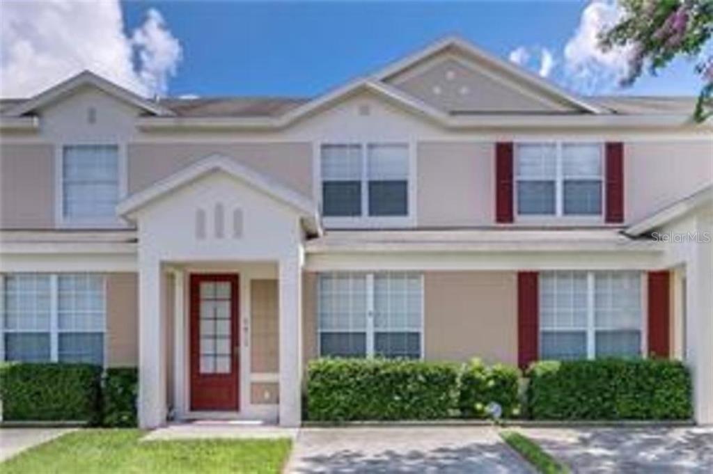 Front - 2413 Silver Palm Dr