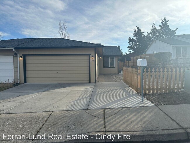 Building Photo - 3 br, 2 bath House - 6796 Honeysuckle Dr
