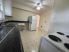 Building Photo - 176 Tompkins St