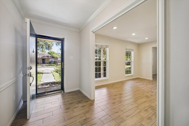 Building Photo - 5942 Portal Dr