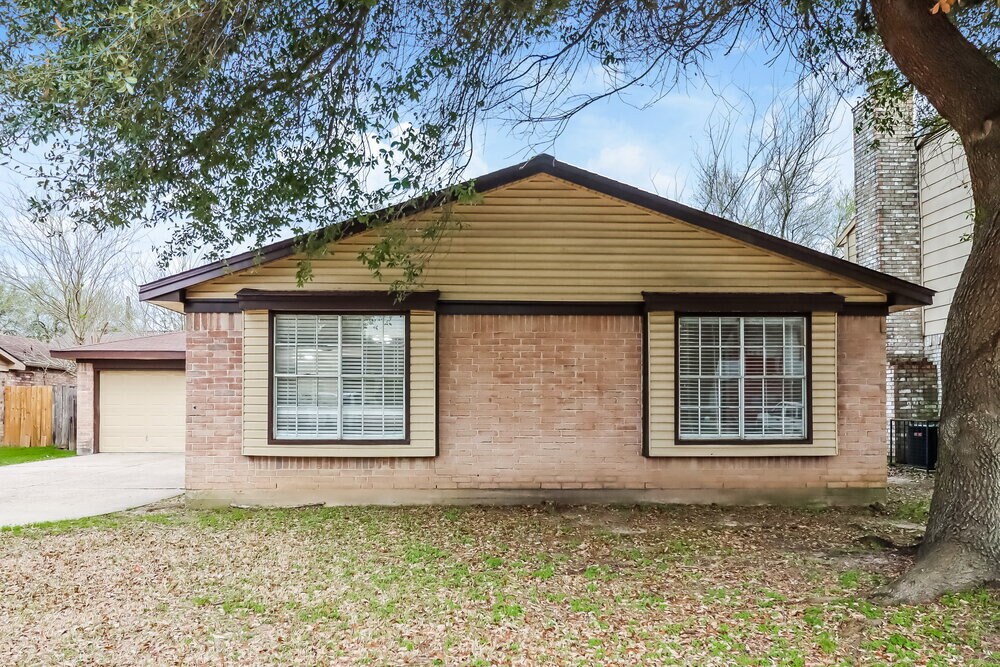 Foto principal - 11330 White Gate Ln