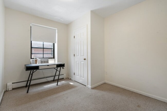 Building Photo - 113 W Dedham St