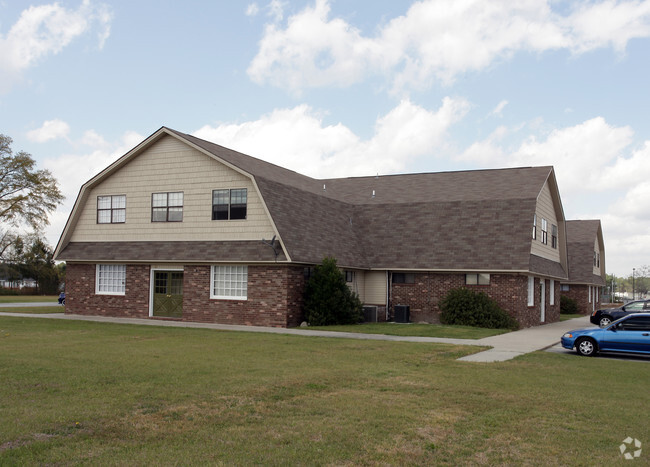 Building Photo - Barn At Goshen Apartments