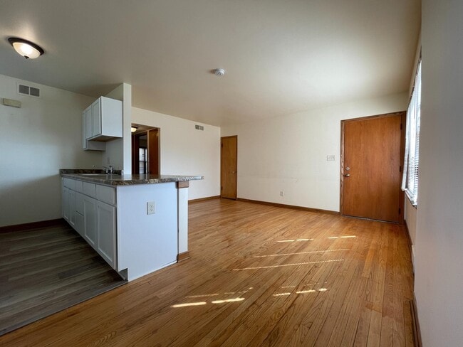 Building Photo - 7300 W Burleigh St