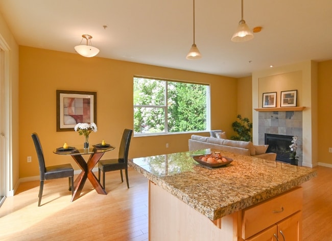 Building Photo - 347 Rustic Pl