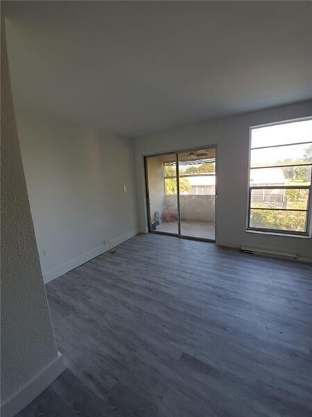 Foto del edificio - 11101 Royal Palm Blvd