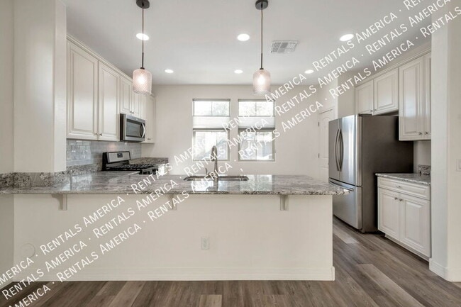 Building Photo - 1540 N Balboa