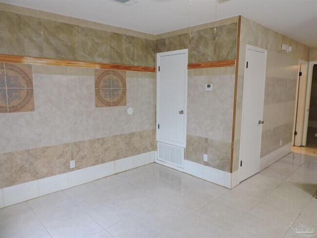 Foto del edificio - 1327 Jasma Ln
