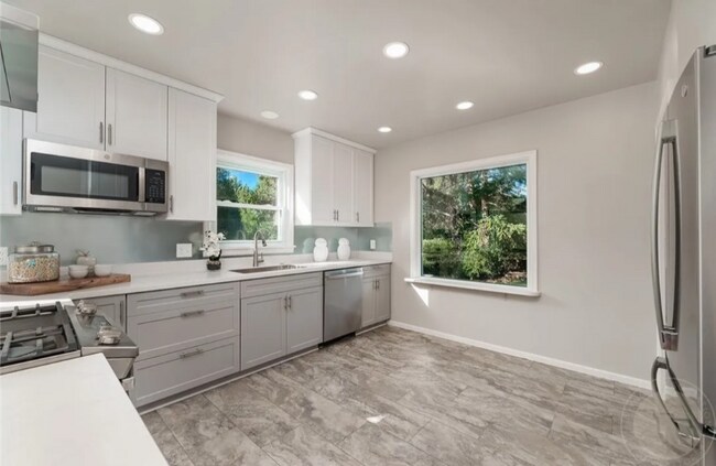 Foto del edificio - 1718 Virginia Ln