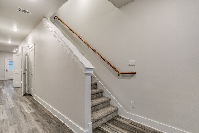 Foto del edificio - 2718 Forest Park Blvd