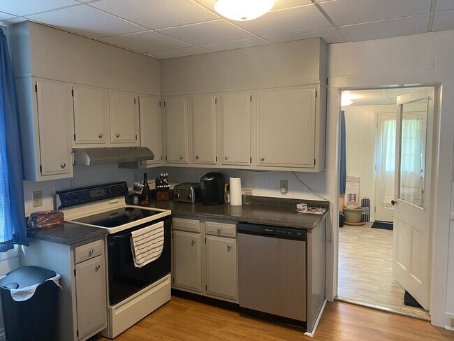 Foto del edificio - 3 Bedroom, 2 Bath Home in Manheim - Fenced...