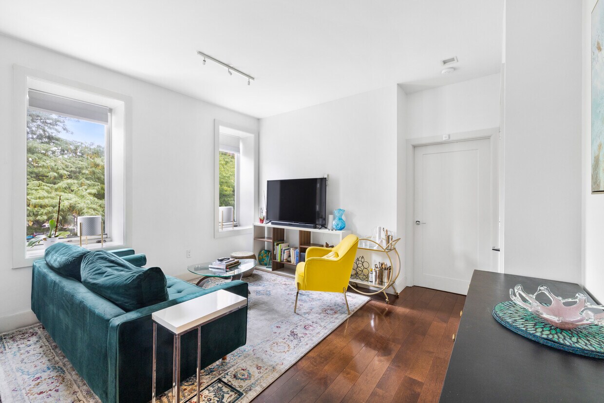 Primary Photo - 142 Edgecombe Ave