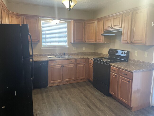 Building Photo - 822 San Benito Dr