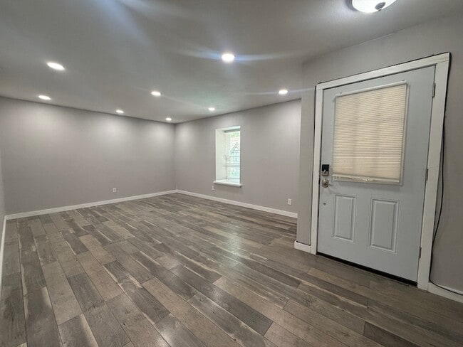 Foto del edificio - 8299 Kingsbrook Rd