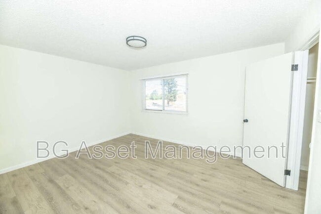 Building Photo - 4110 34th Ave