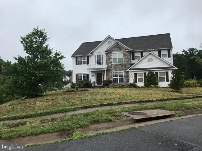 Building Photo - 1001 Hickory Ct