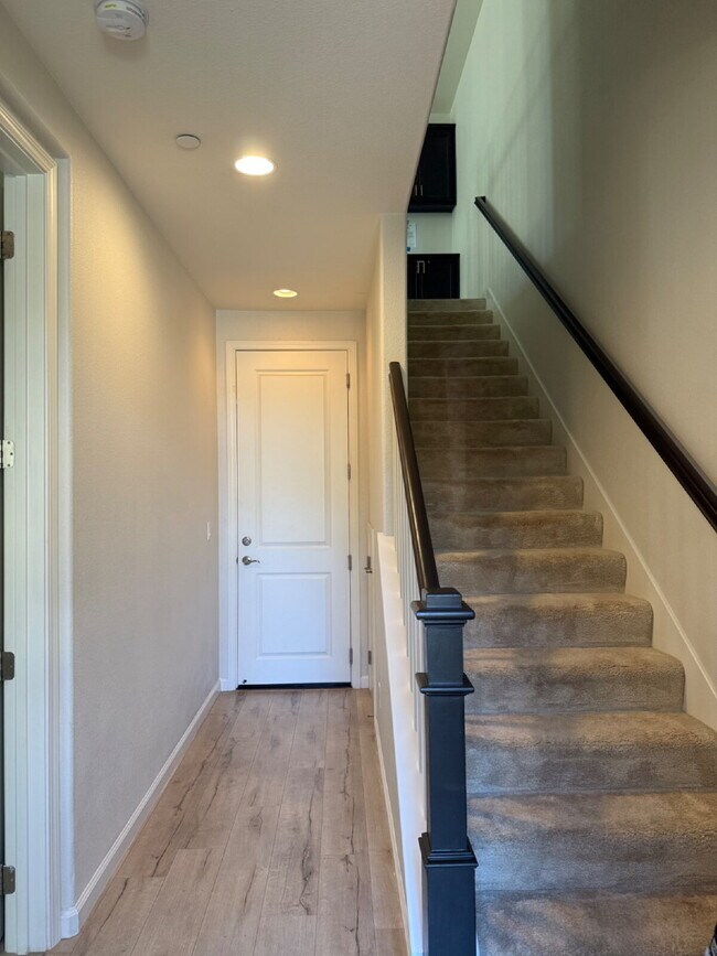 Foto del edificio - Gorgeous 4 Bed/4 Bath End Unit Condo with ...