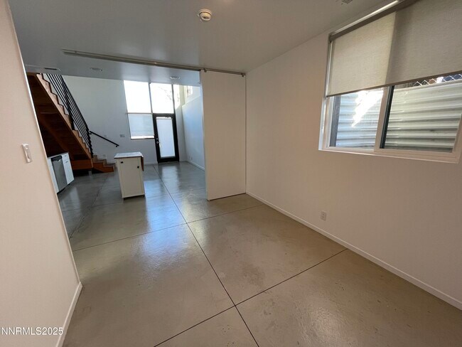 Foto del edificio - 344 Stewart St