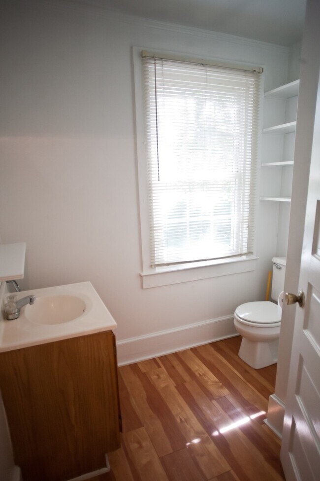 Foto del edificio - Adorable studio apartment, walk to UNC and...