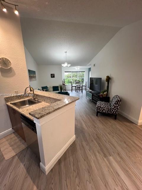 Building Photo - 565 Vista Isles Dr