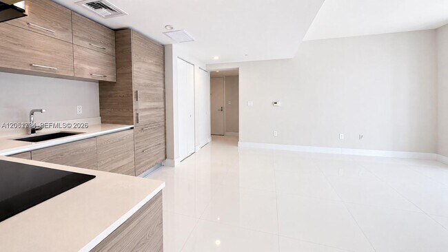 Foto del edificio - 1300 S Miami Ave