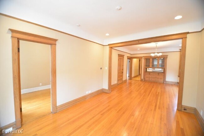 Building Photo - 2451 N Kimball Ave