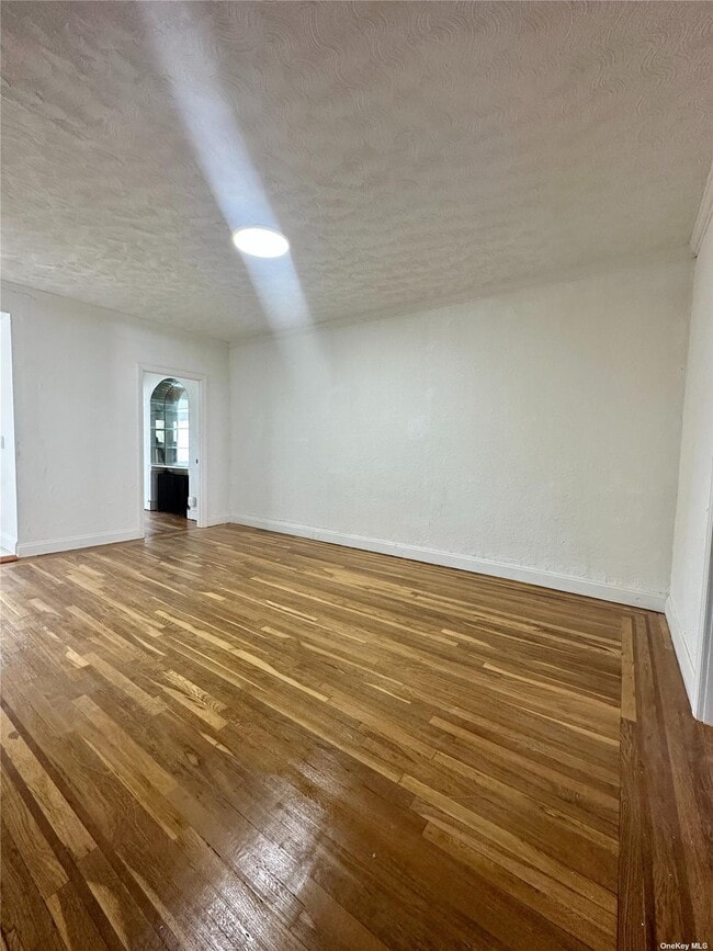 Foto del edificio - 179-58 Anderson Rd