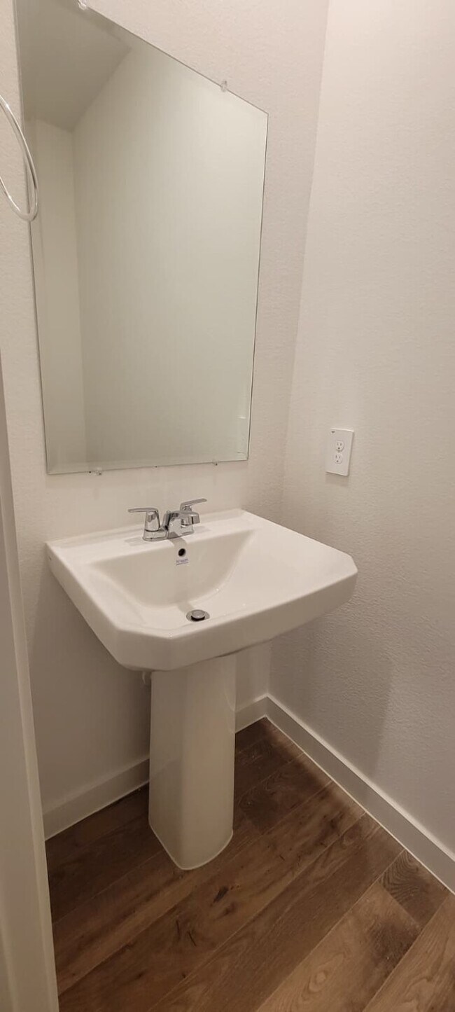 Building Photo - 3566 Blue Mockingbird St