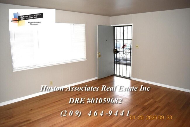 Building Photo - 7120 Inglewood Ave