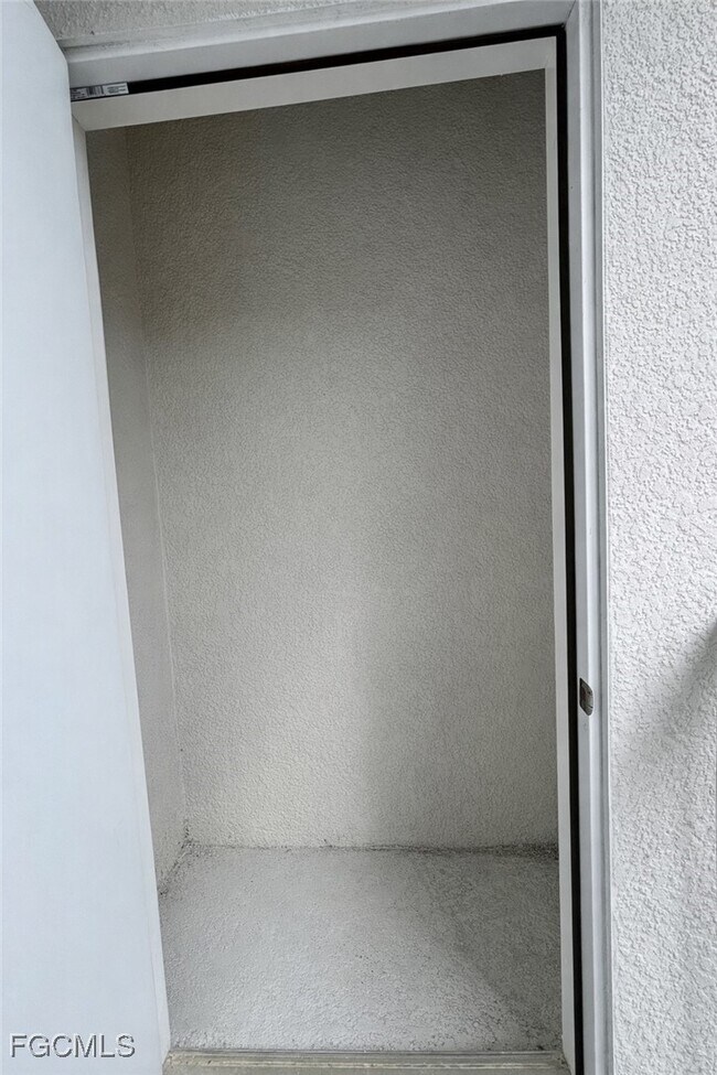 Foto del edificio - 3303 SW 8th Pl