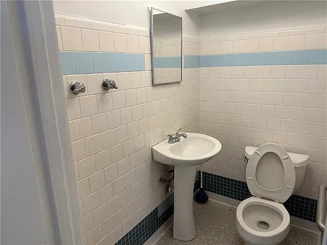 Building Photo - 321 Bengal Rd