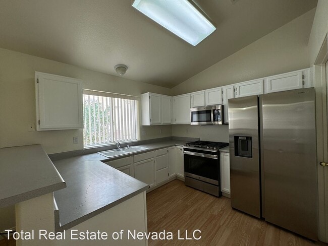 Building Photo - 3 br, 2 bath House - 9341 Red Rose Av