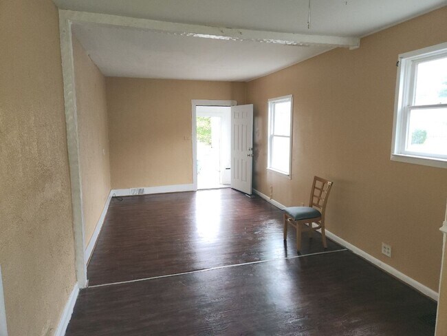 Building Photo - 227 Dewey Front Unit Rochester NY 14613