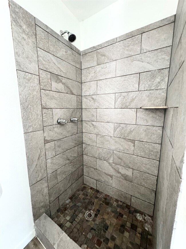 Foto del edificio - 910 N 67th St