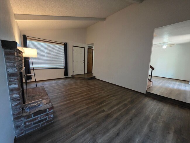 Building Photo - 00572